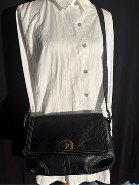 Coach Black Leather Crossbody Bag with Contrast Stitching